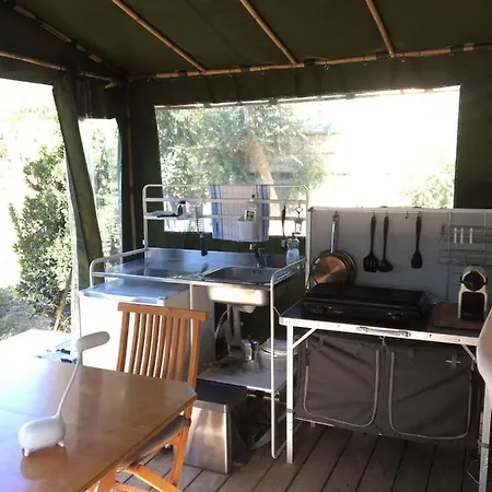 Tente de luxe Safari Les Lauriers Sur Île du Levant